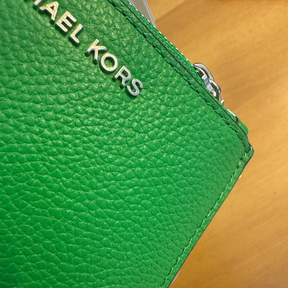 NWT Michael Kors Jet Set Coin Wallet New key card